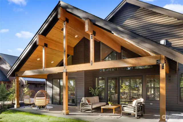 Large covered back patio.