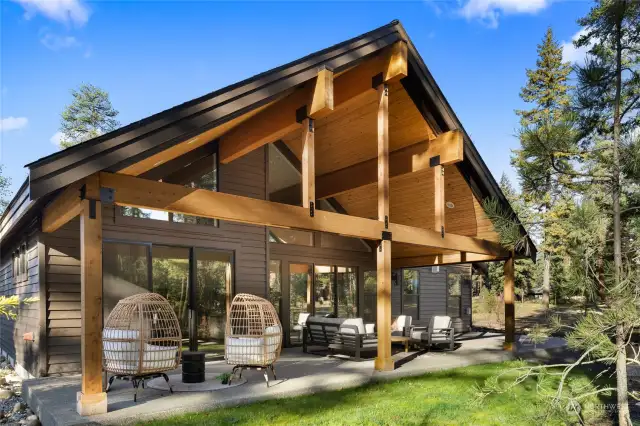 Large covered back patio.