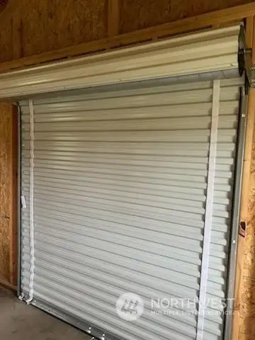 Roll up door of shed/ tiny home