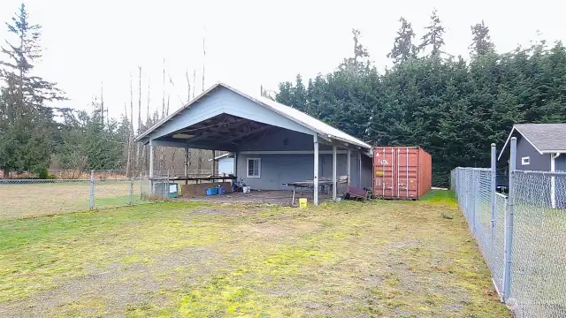 Detached carport