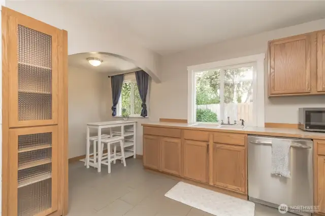 Cute pantry cabinet built in!