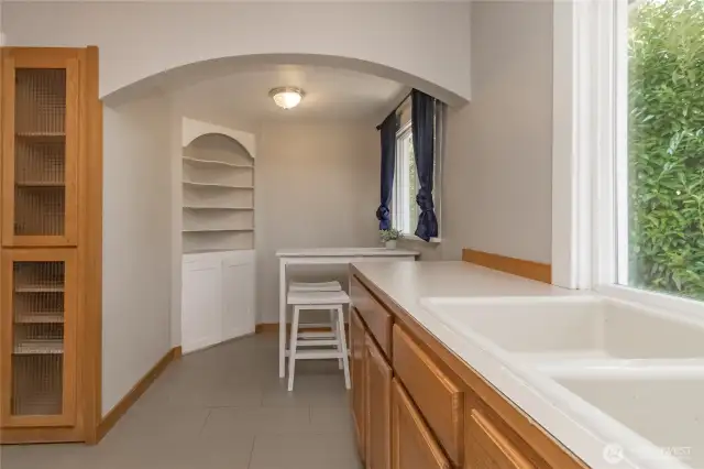 Super cute built in shelving!