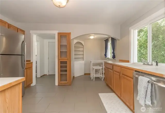 Lots of natural lighting!