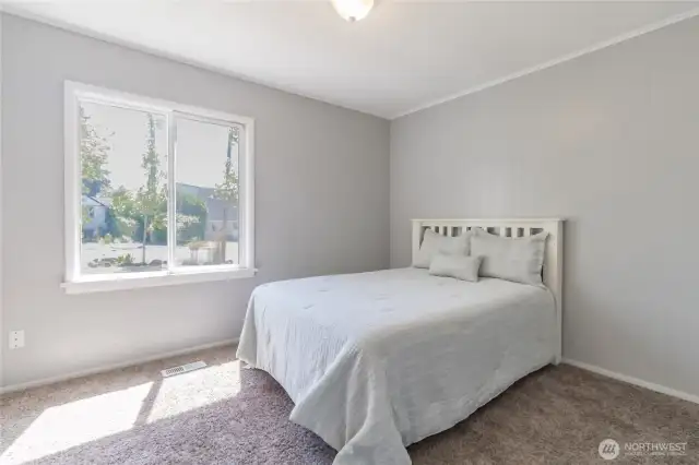 Second bedroom with lots of natural light.