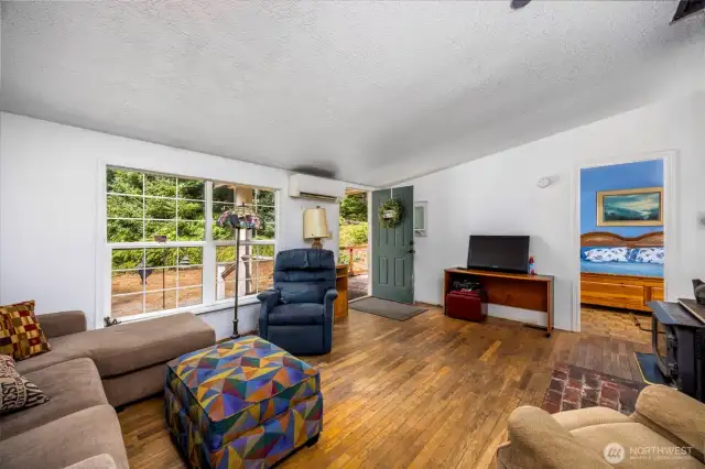 Livingroom looking to front door