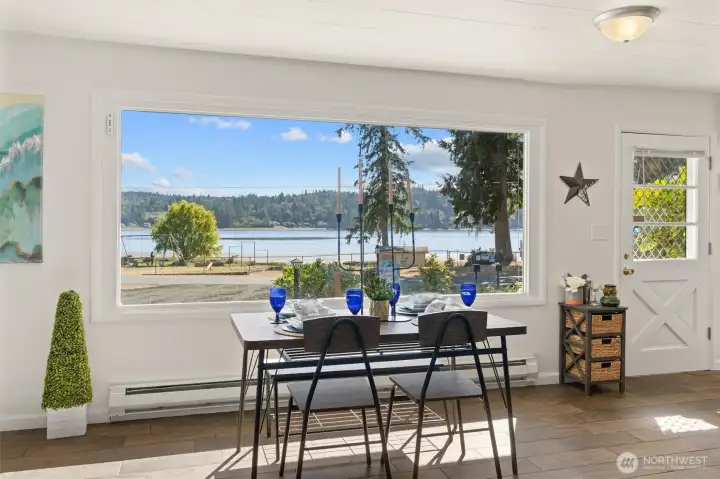 Just imagine eating while enjoying the view 365 days of the year