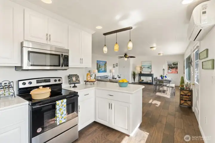 You've got to love this beautiful kitchen!