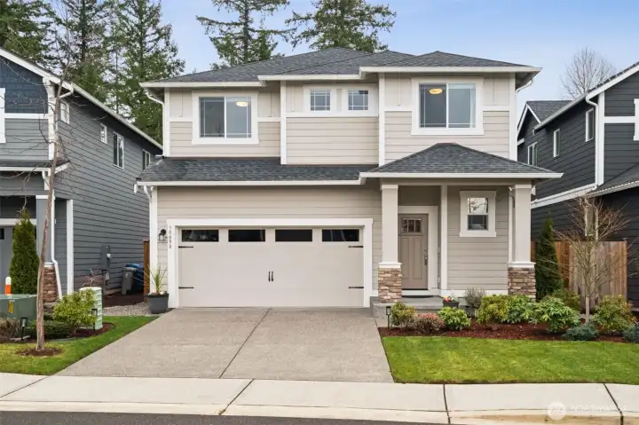 Timeless Craftsman charm welcomes you from the very first glance. This better than-new, Lennar Hickory floor plan offers classic architectural details, inviting curb appeal, and a warm presence that feels like home the moment you arrive.