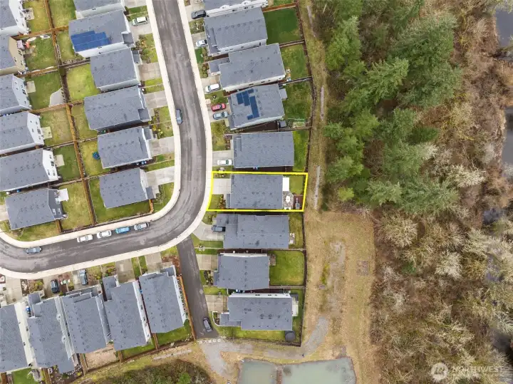 Located adjacent to the community greenbelt for maximum privacy and beautiful greenbelt views. You might even see some of the neighborhood elk outside your fence!