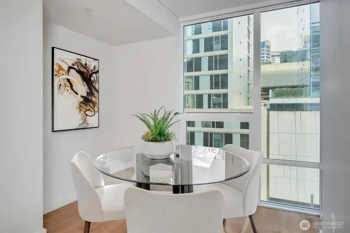 Table is Virtually Staged