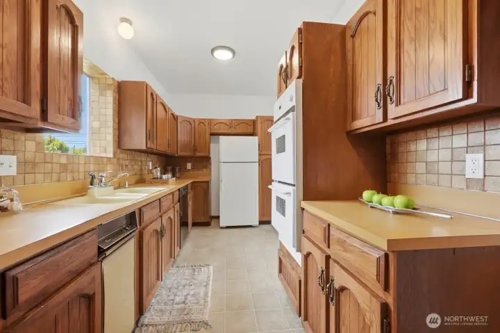 Lots of Counterspace in This Kitchen
