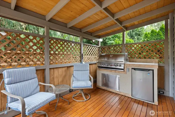 Private covered BBQ patio off the family room backing up to green space. Fully fenced backyard.
