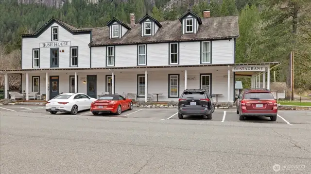 Bush Hotel, not on property