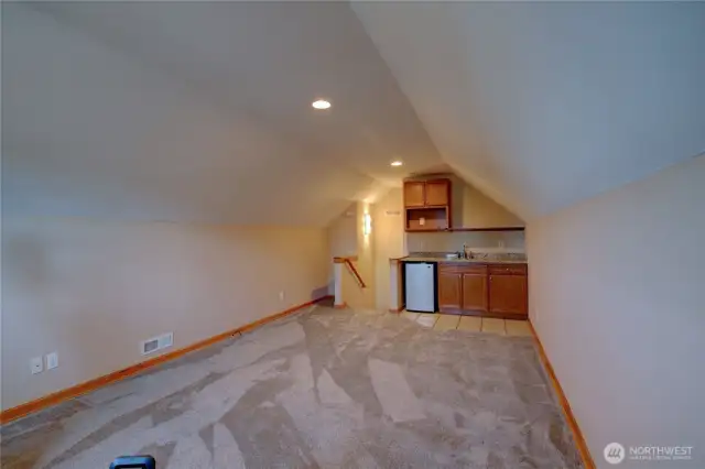 Bonus Room with Wet Bar