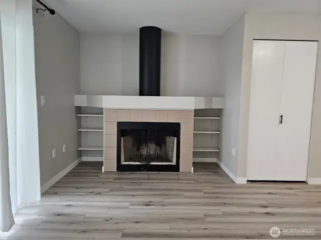 Living room w closet