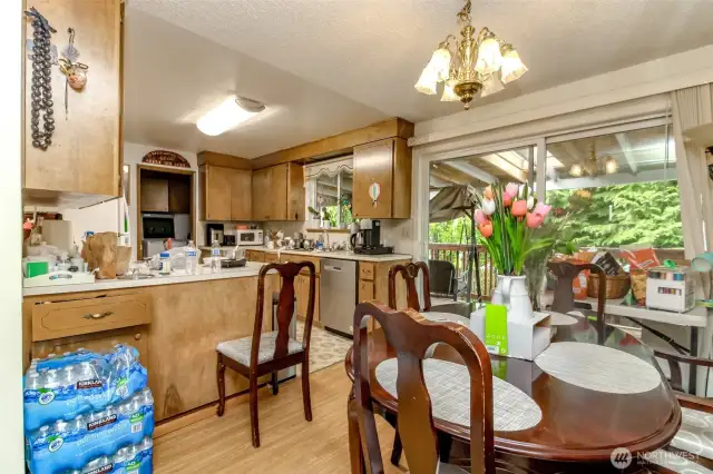 Tenant side kitchen/dining room