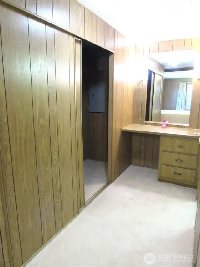 LIKE WALK-IN CLOSET AND LIGHTED VANITY, LIEN CLOSET.