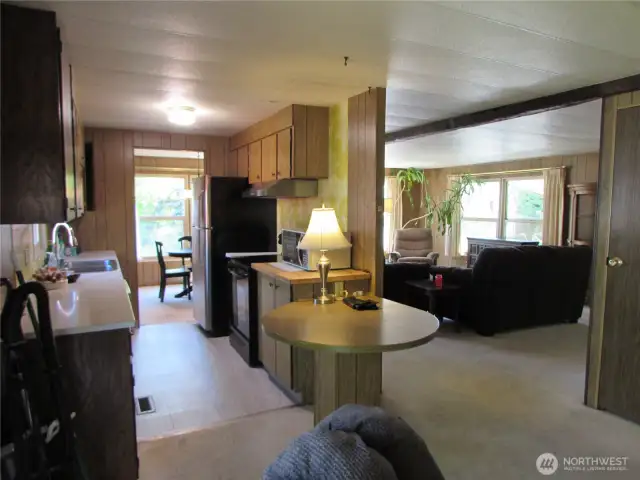 FLOOR PLAN IS SPACIOUS W/ AMPLE STORAGE CLOSETS AND HOME WAS RE-INSULATED (CEILING AND UNDER FLOORS BY PUD WEATHERZATION PROGRAM