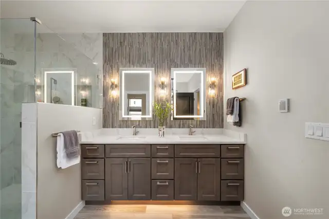 Carrara hexagon mosaic accents