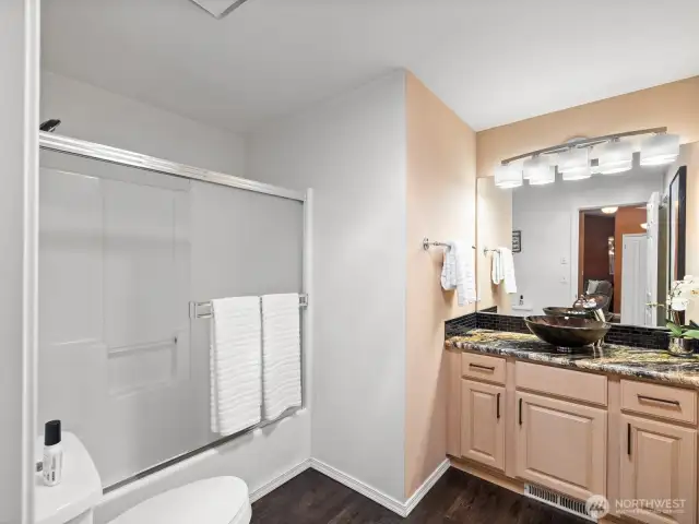 Another shot of the guest bathroom