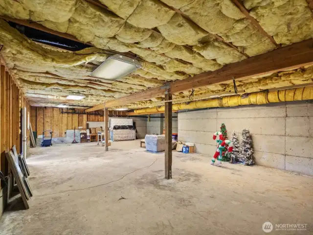 Basement is also plumed with water and gas