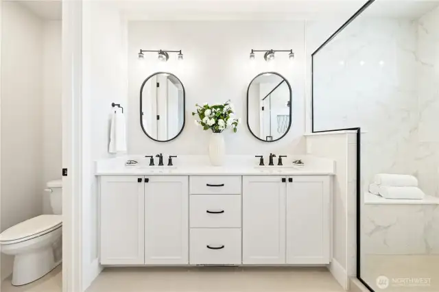 Homesite 43 - Pictures of similar Model Home 22 for representation purposes only.