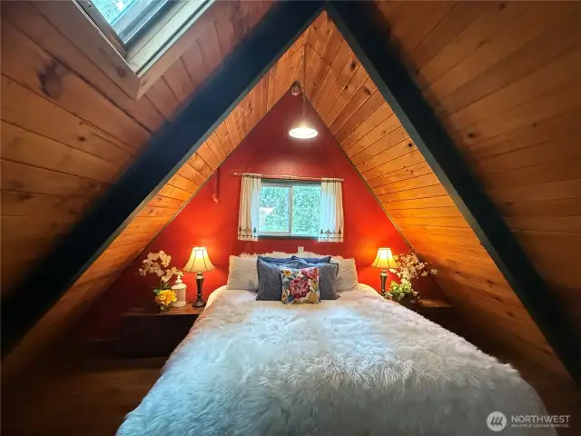 Upstairs loft bedroom.