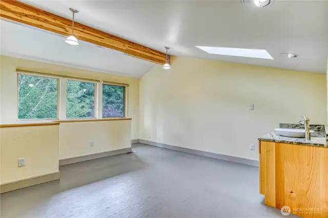 loft space above bonus space