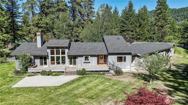 backyard with expansive deck and fenced yard