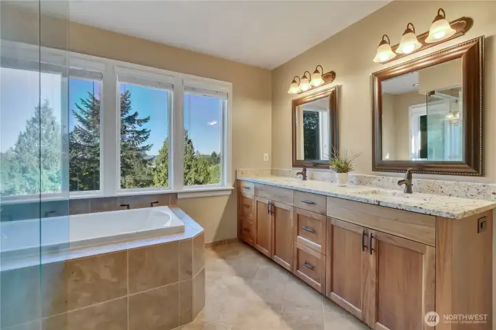 Primary Bathroom en-suite