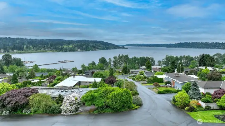 View of Lake Washington and the Inglewood Golf Club from the front of the home.
