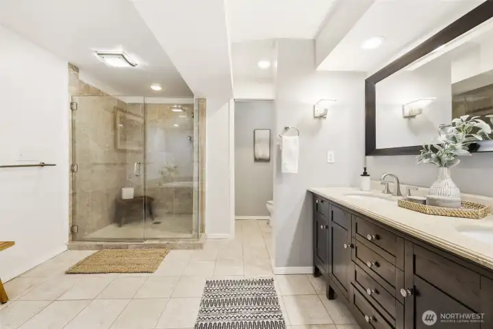 ensuite shower
