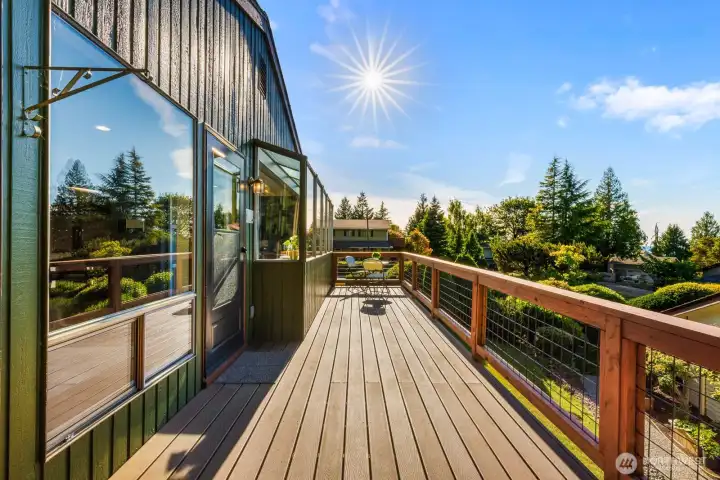 Low maintenance deck, plenty of sunshine and views