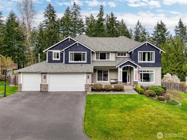 Sought after Newberry Woods Home!