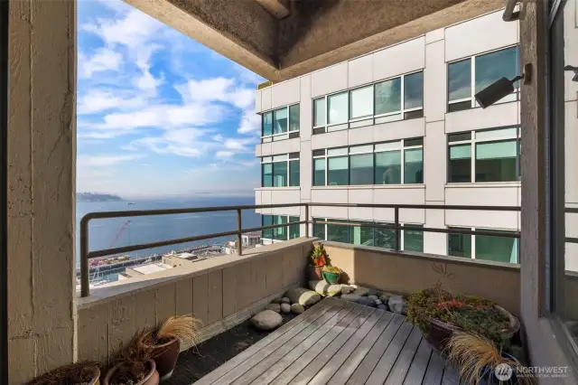 Main Flr Deck