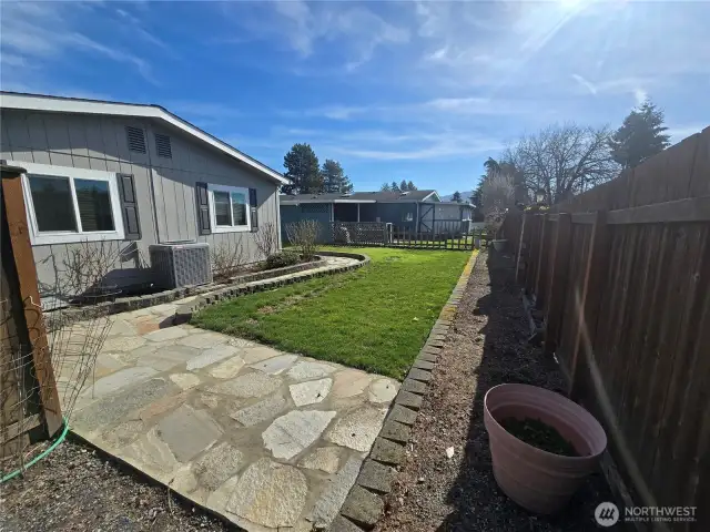 Tons of yard space!!