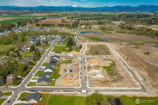 Welcome to Big Rock. A community designed with flexibility and surrounded by nature.