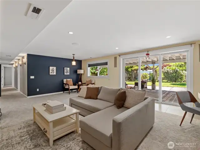 A comfortable layout allows for easy furniture arrangement, making it an ideal spot for everyday living or hosting guests.