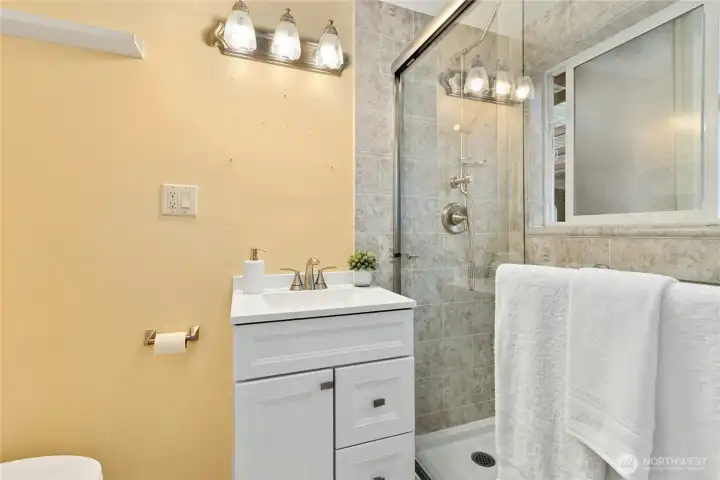 Primary ensuite - updated w/tiled shower and floors
