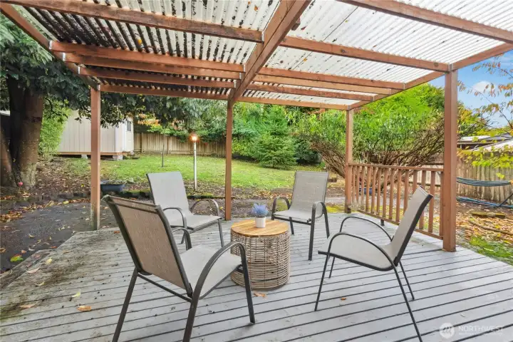 covered deck off upper kitchen