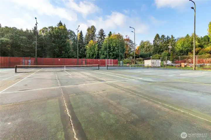 near meadowbrook tennis courts