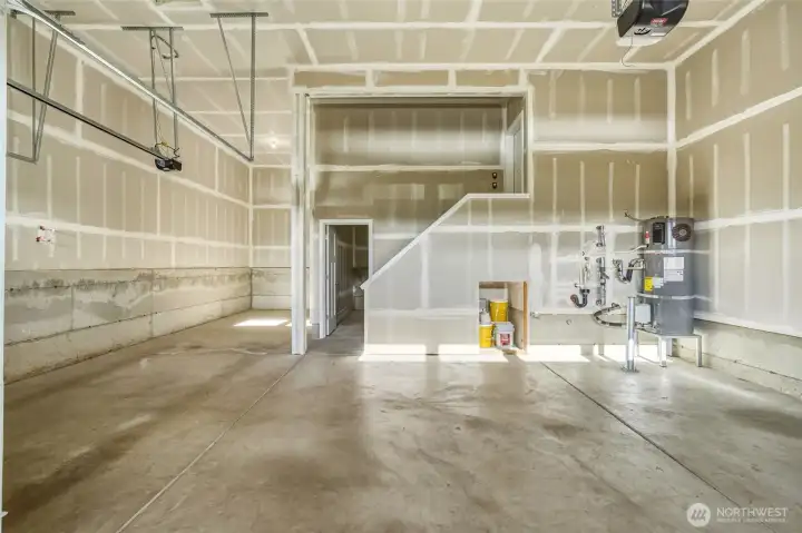 High Ceiling / Tons of Space