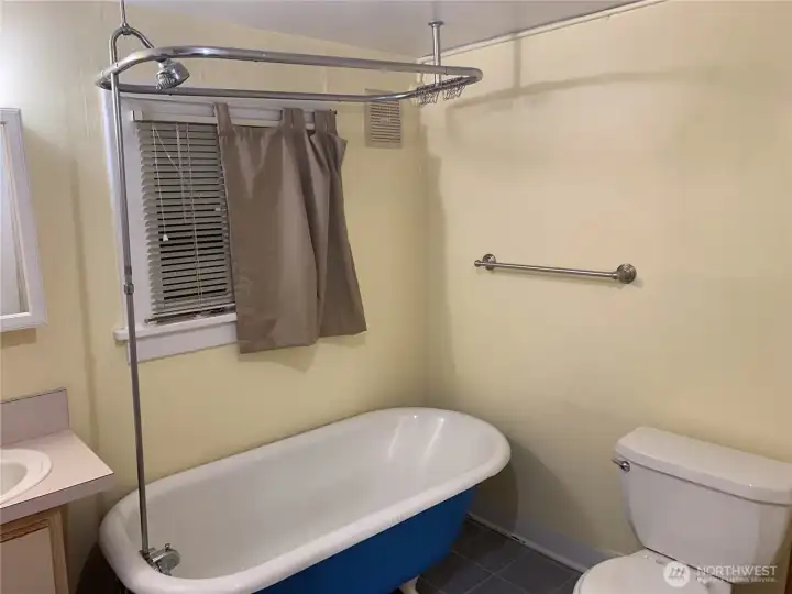 Cottage unit 908 1/2