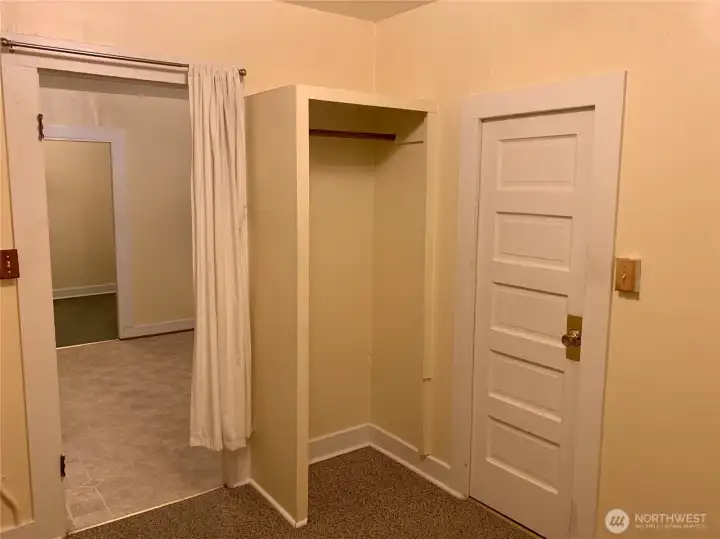 Cottage unit 908 1/2