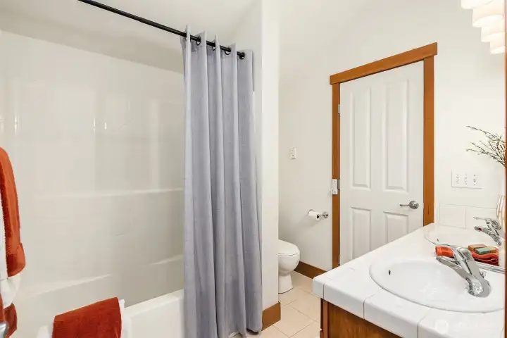 Jack & Jill full bath