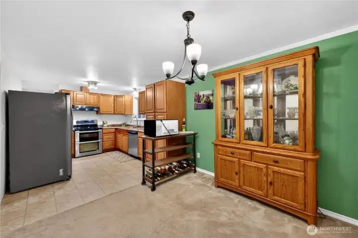 Eating area looking into kitchen