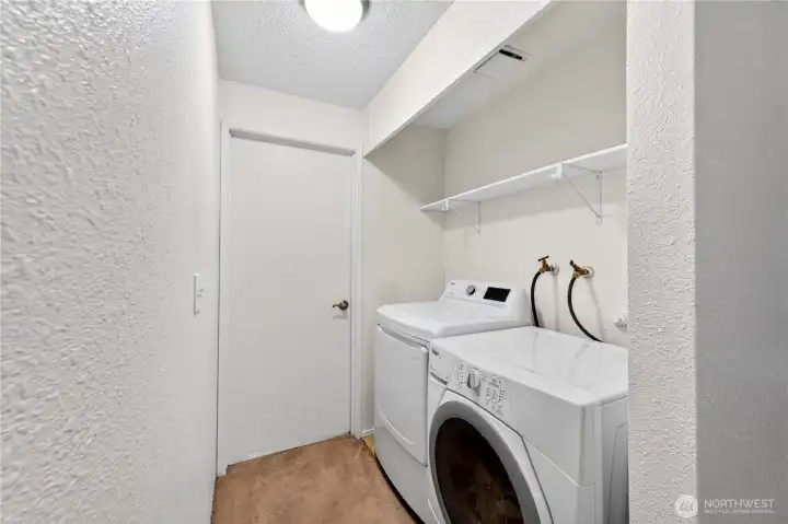 Washer/Dryer stay