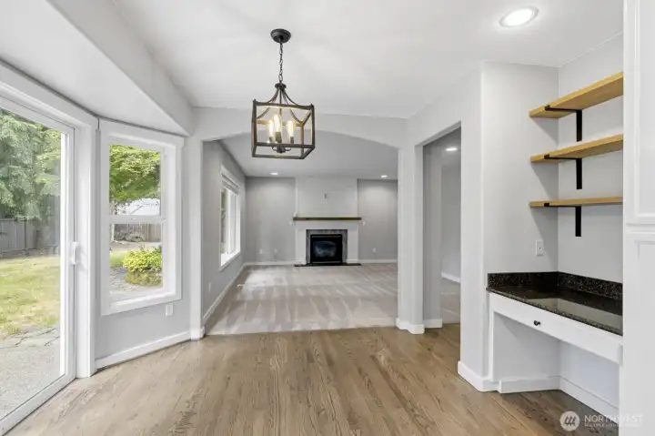Eating Space in Kitchen- Your own coffee station? Without Virtual Staging