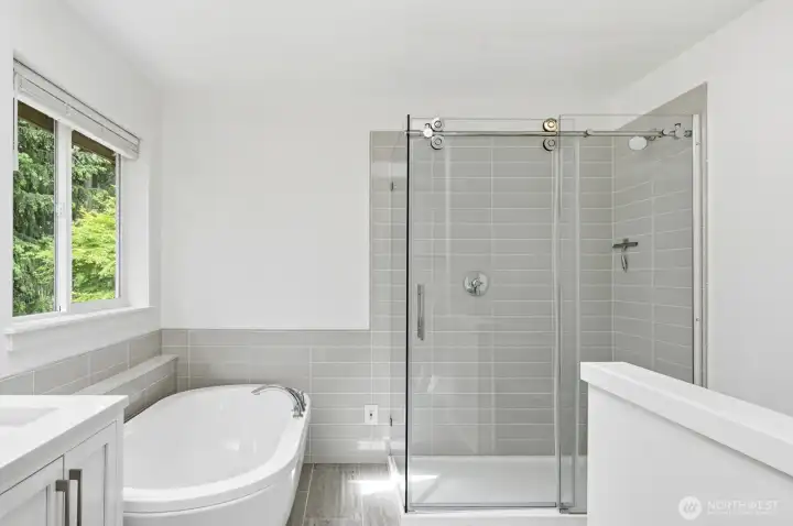 Primary Bathroom without Virtual Staging
