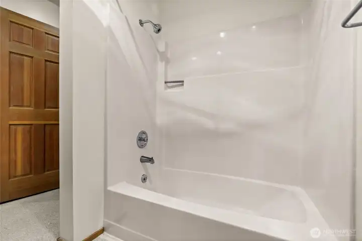 Tub & Shower Tub & Shower